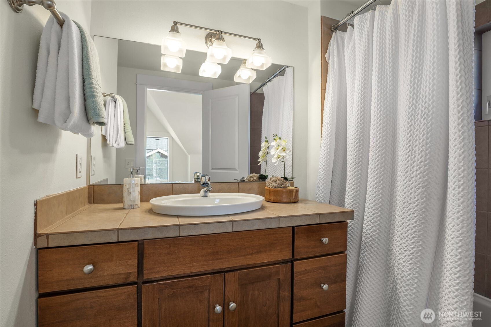 8846 Midvale Avenue B Property Photo 12