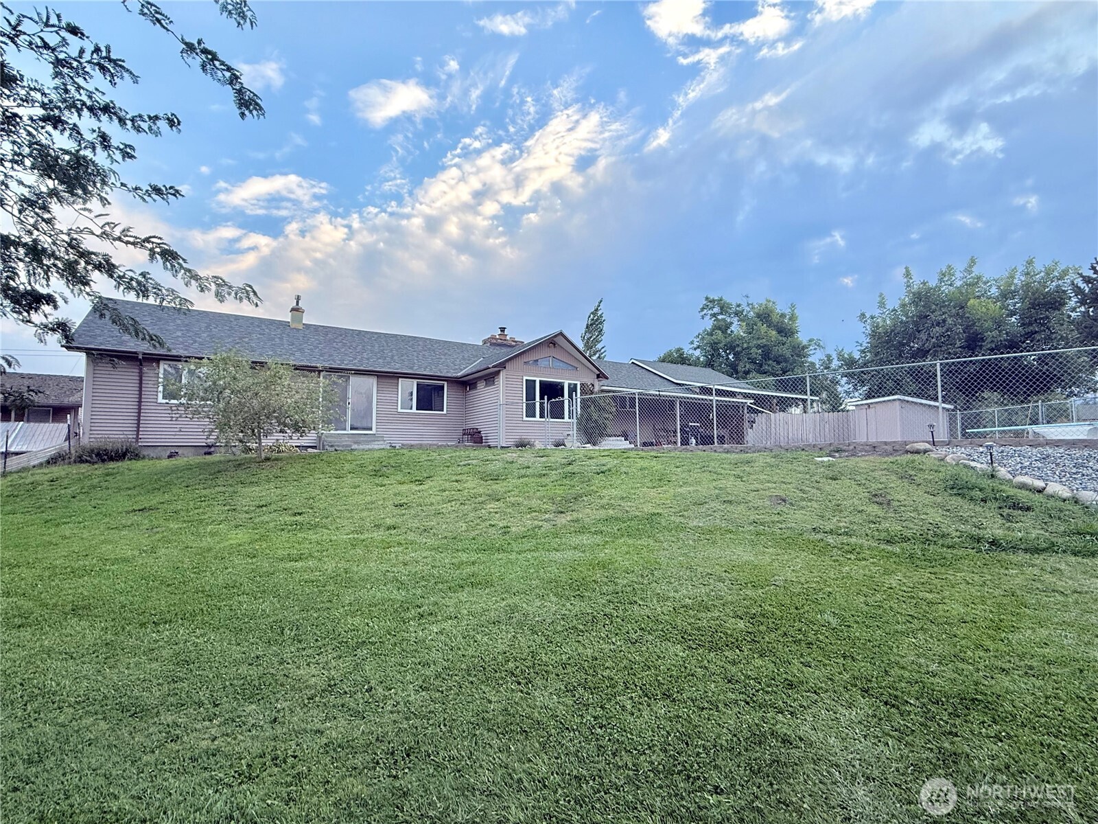 28 Dixon Road Property Photo 5