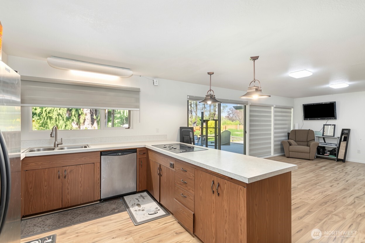 429 12th Street Property Photo 11