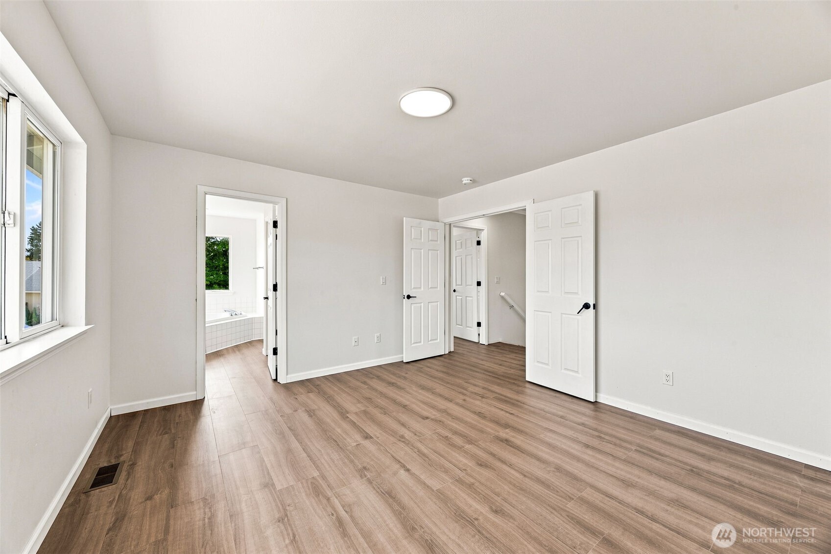 6521 26th St Ne Property Photo 10