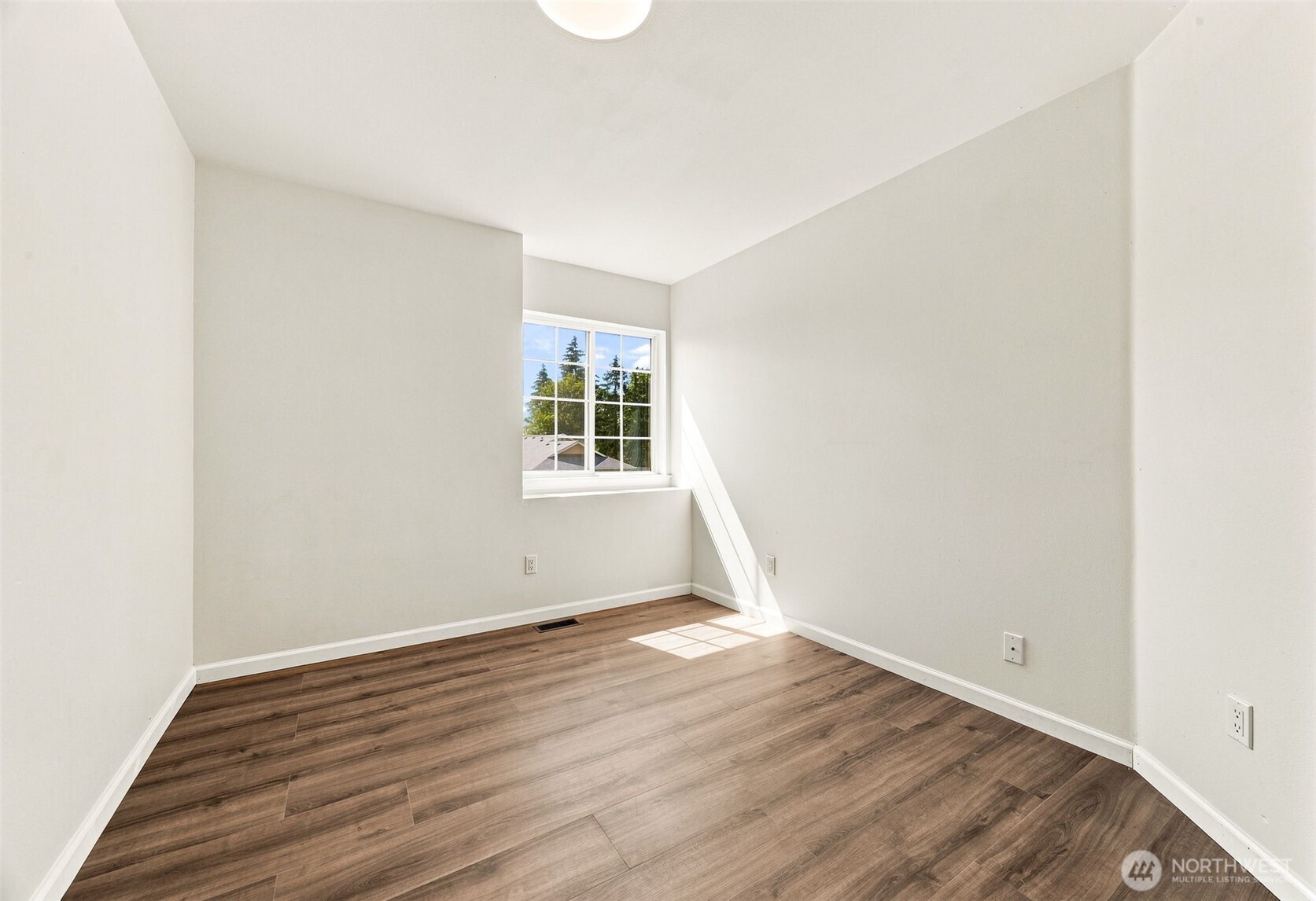6521 26th St Ne Property Photo 14