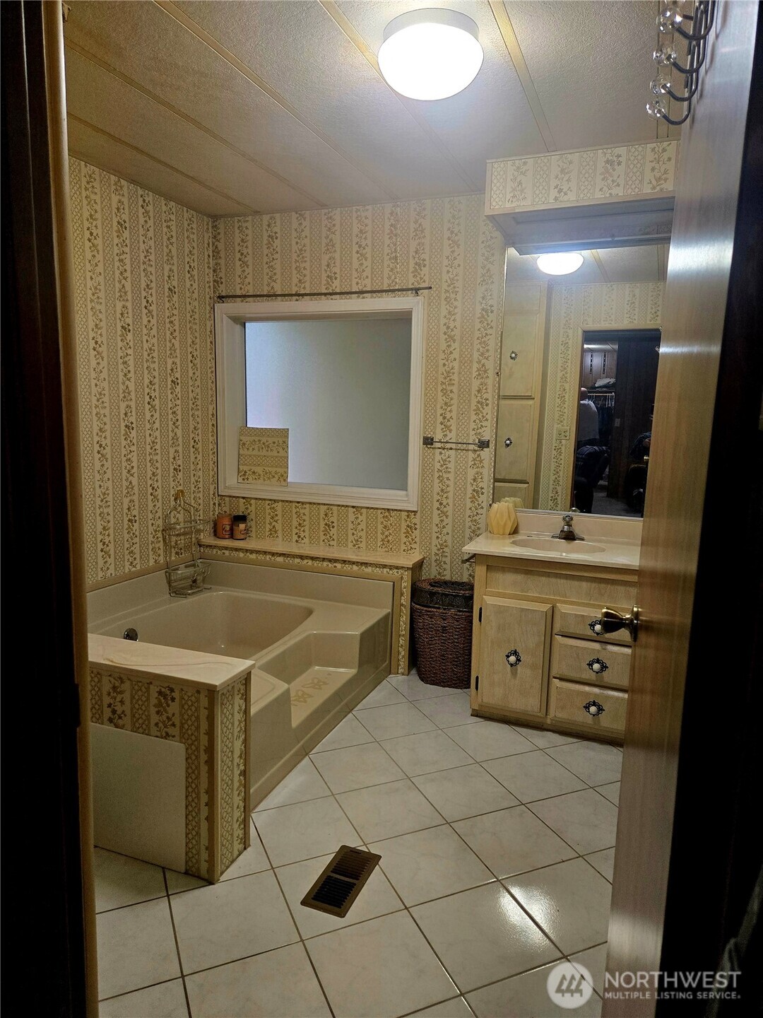 2500 S 370th Street 206 Property Photo 16