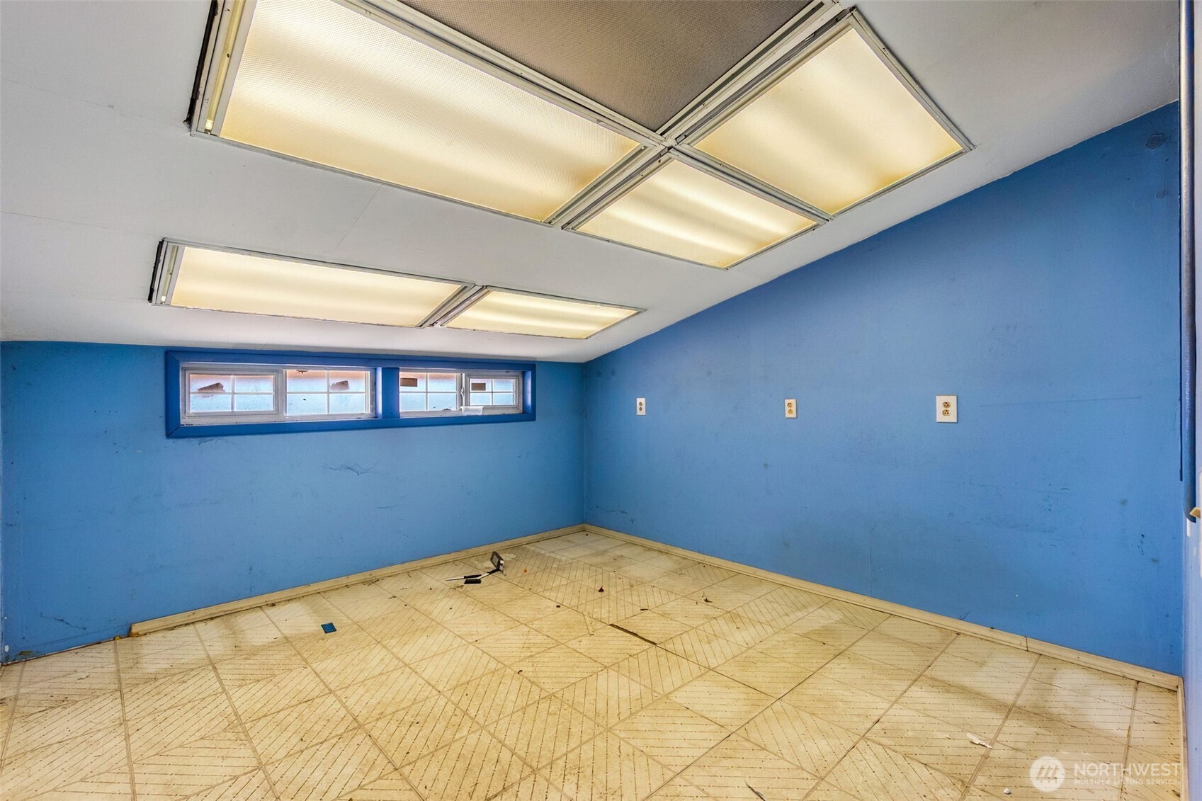 18005 Robinson Lane Property Photo 9