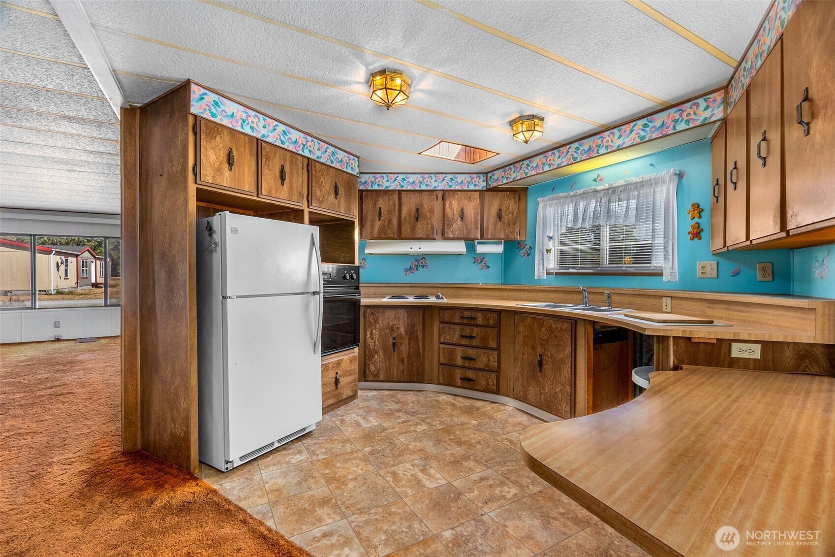 18005 Robinson Lane Property Photo 11