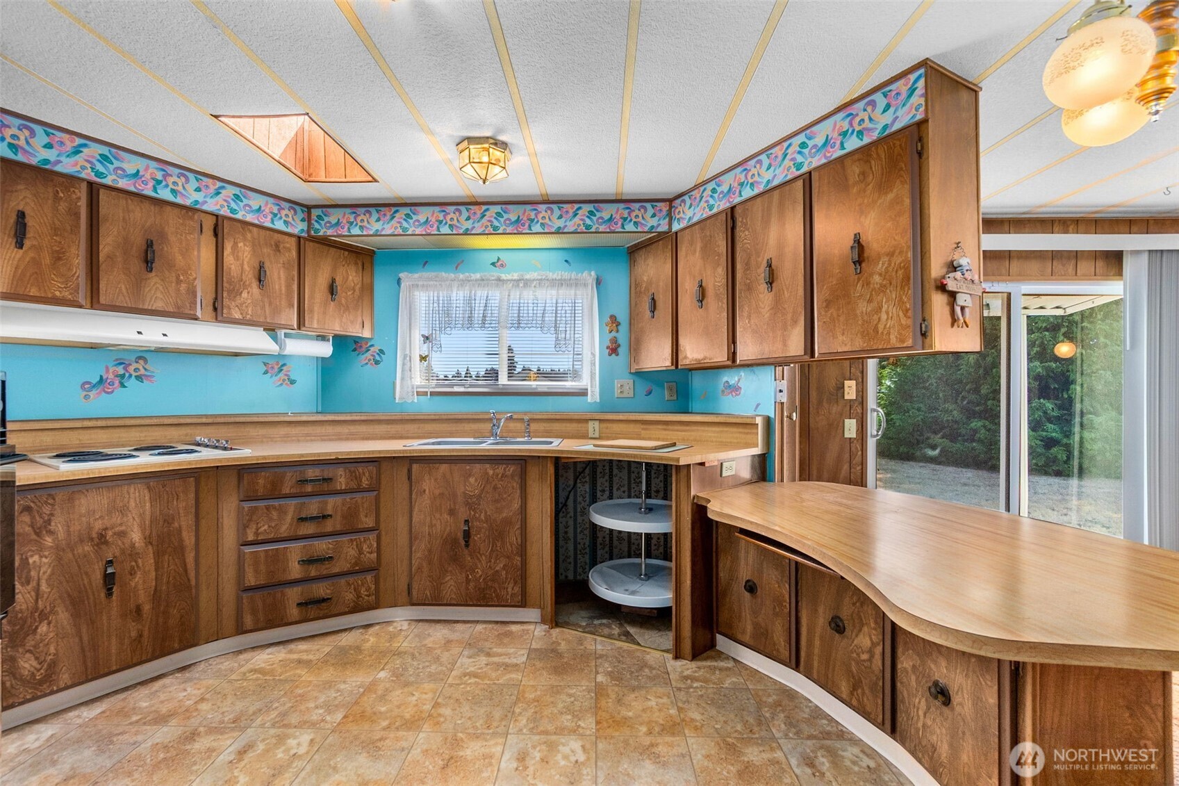 18005 Robinson Lane Property Photo 12