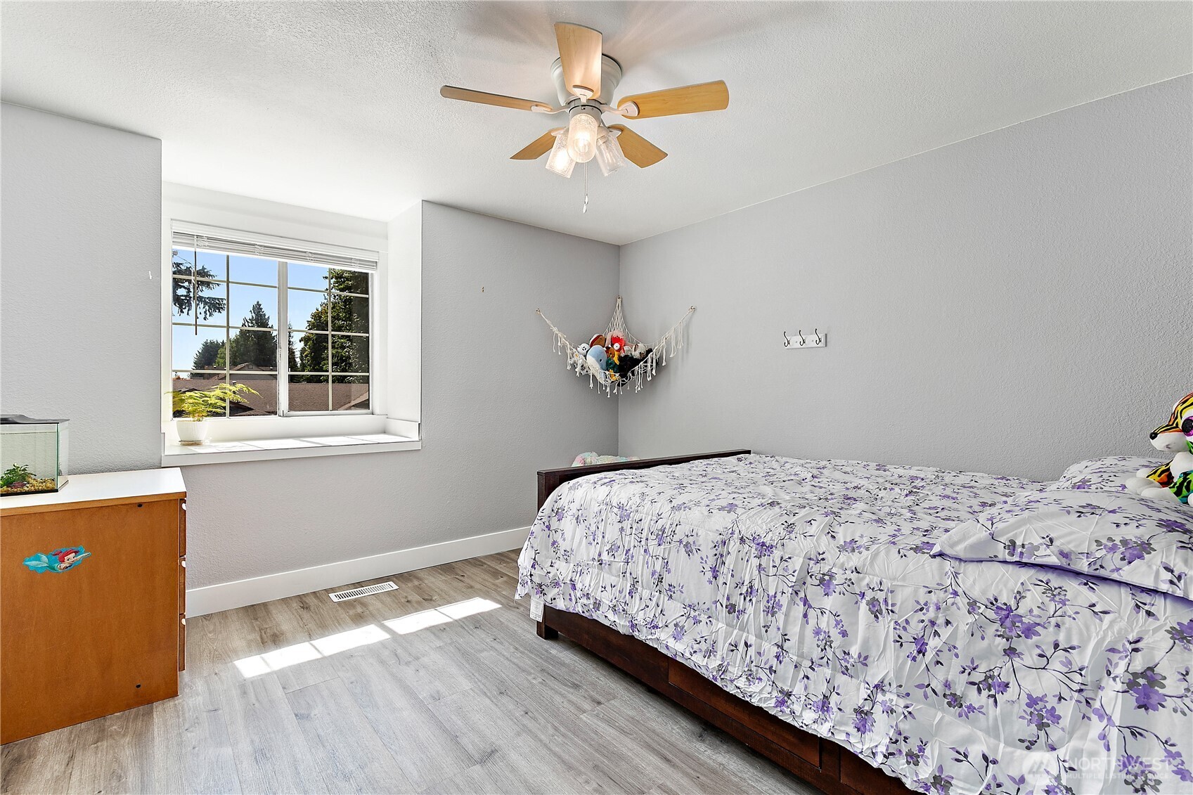 5102 39th Avenue Property Photo 14