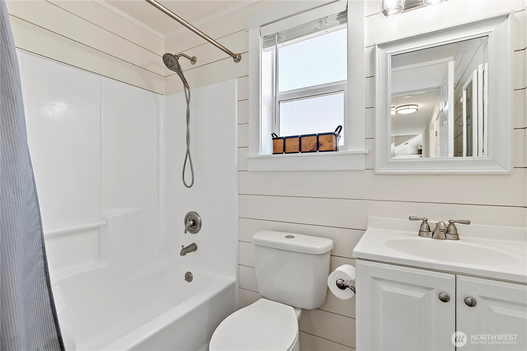 5102 39th Avenue Property Photo 16