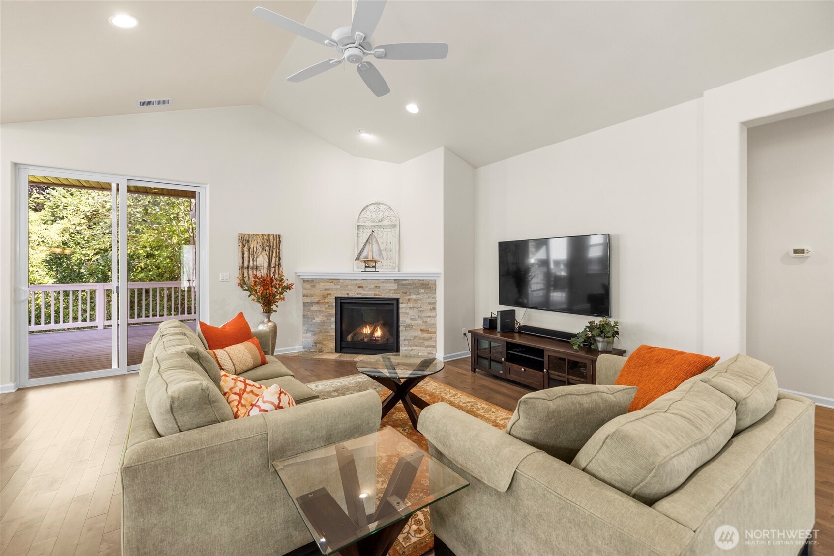 1933 Fraser Avenue Property Photo 12