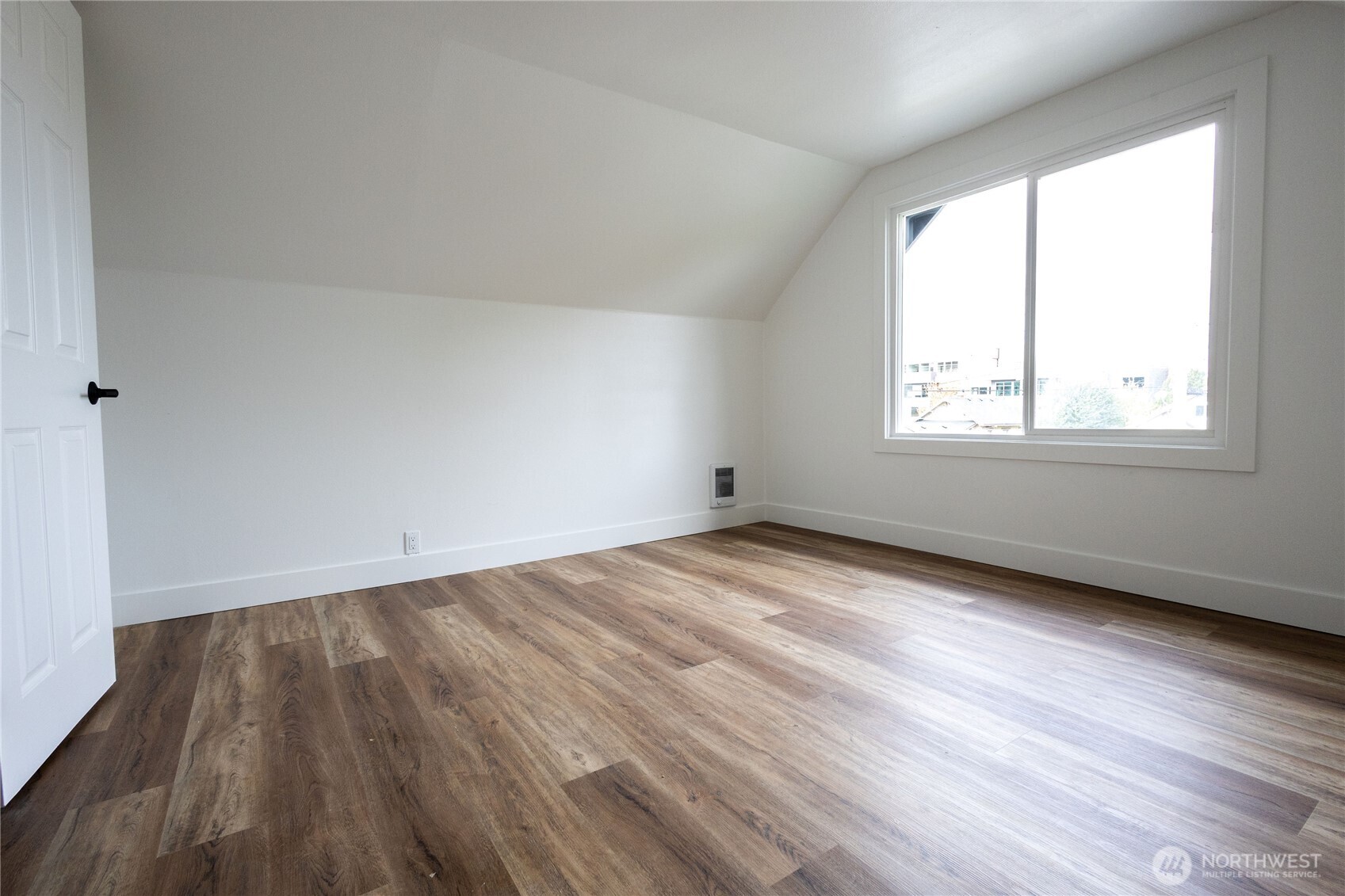 1437 E 30th Street Property Photo 15