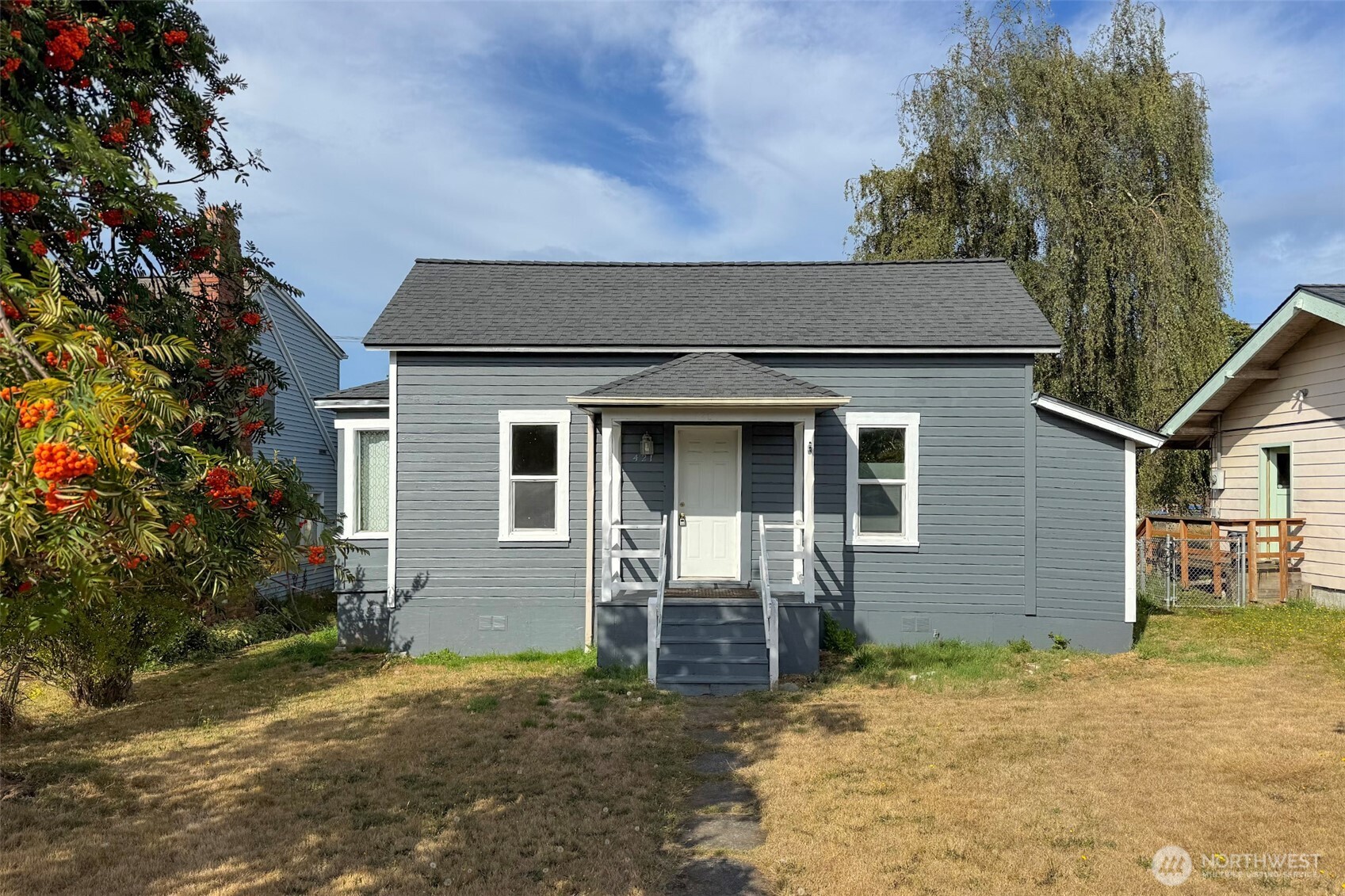421 E 6th Street Property Photo 1