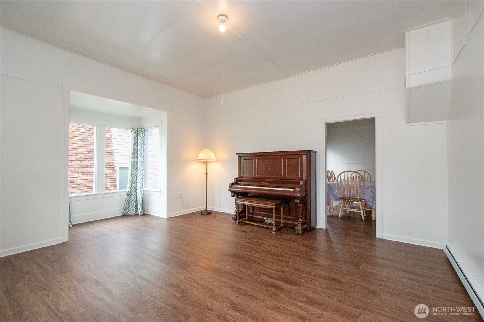 421 E 6th Street Property Photo 5