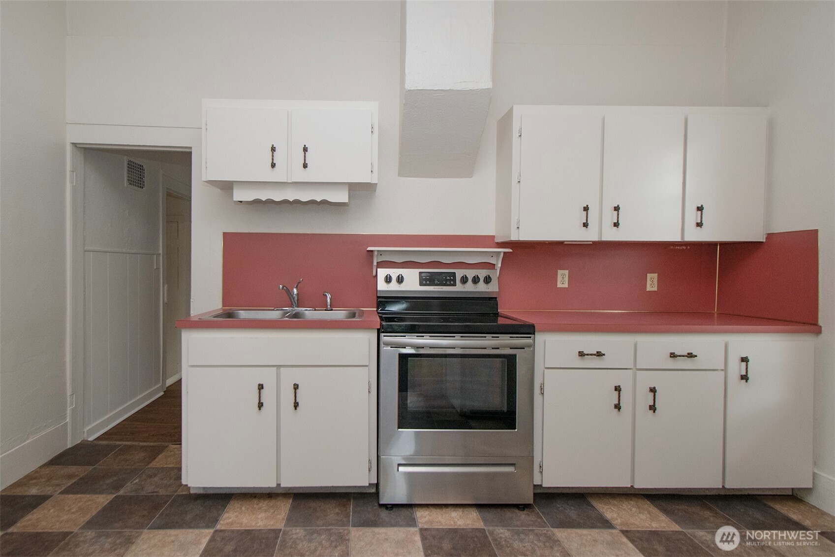 421 E 6th Street Property Photo 14