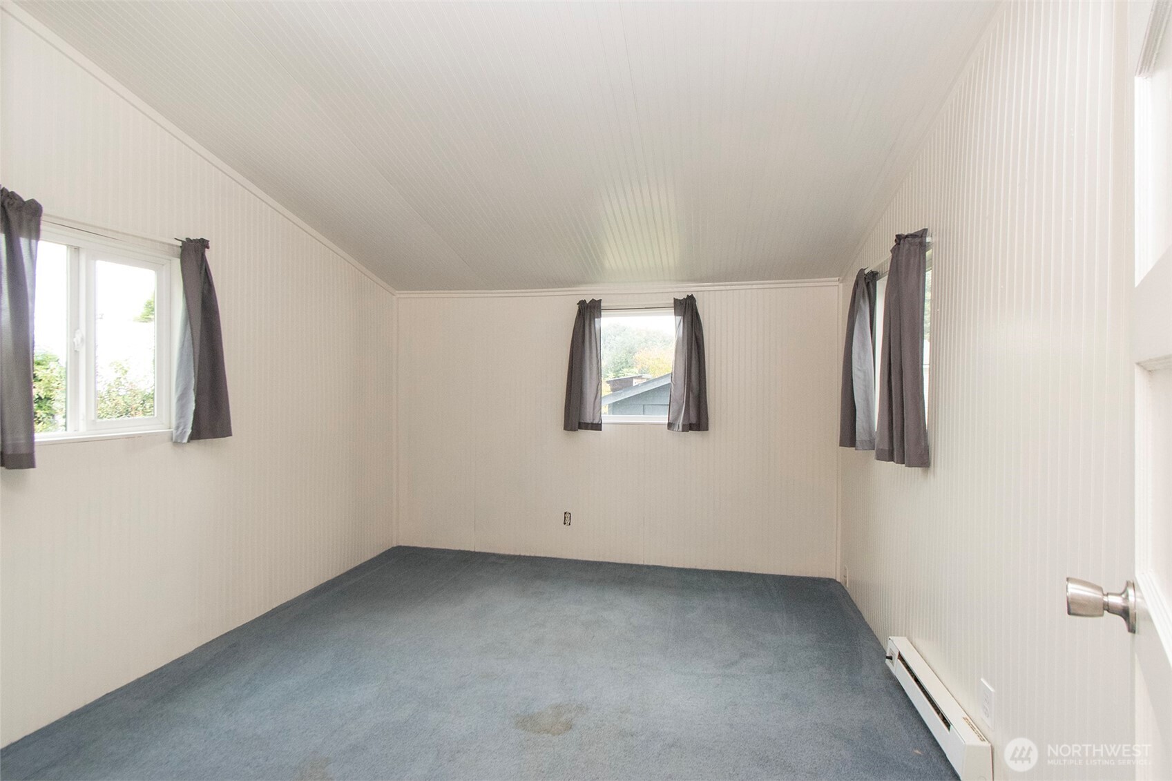 421 E 6th Street Property Photo 18