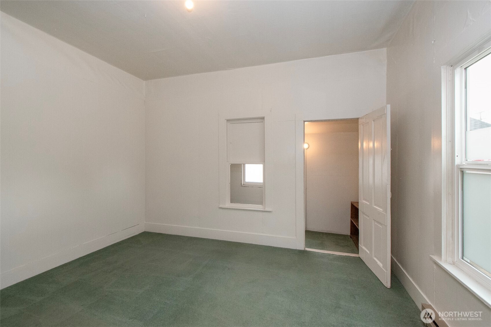 421 E 6th Street Property Photo 26