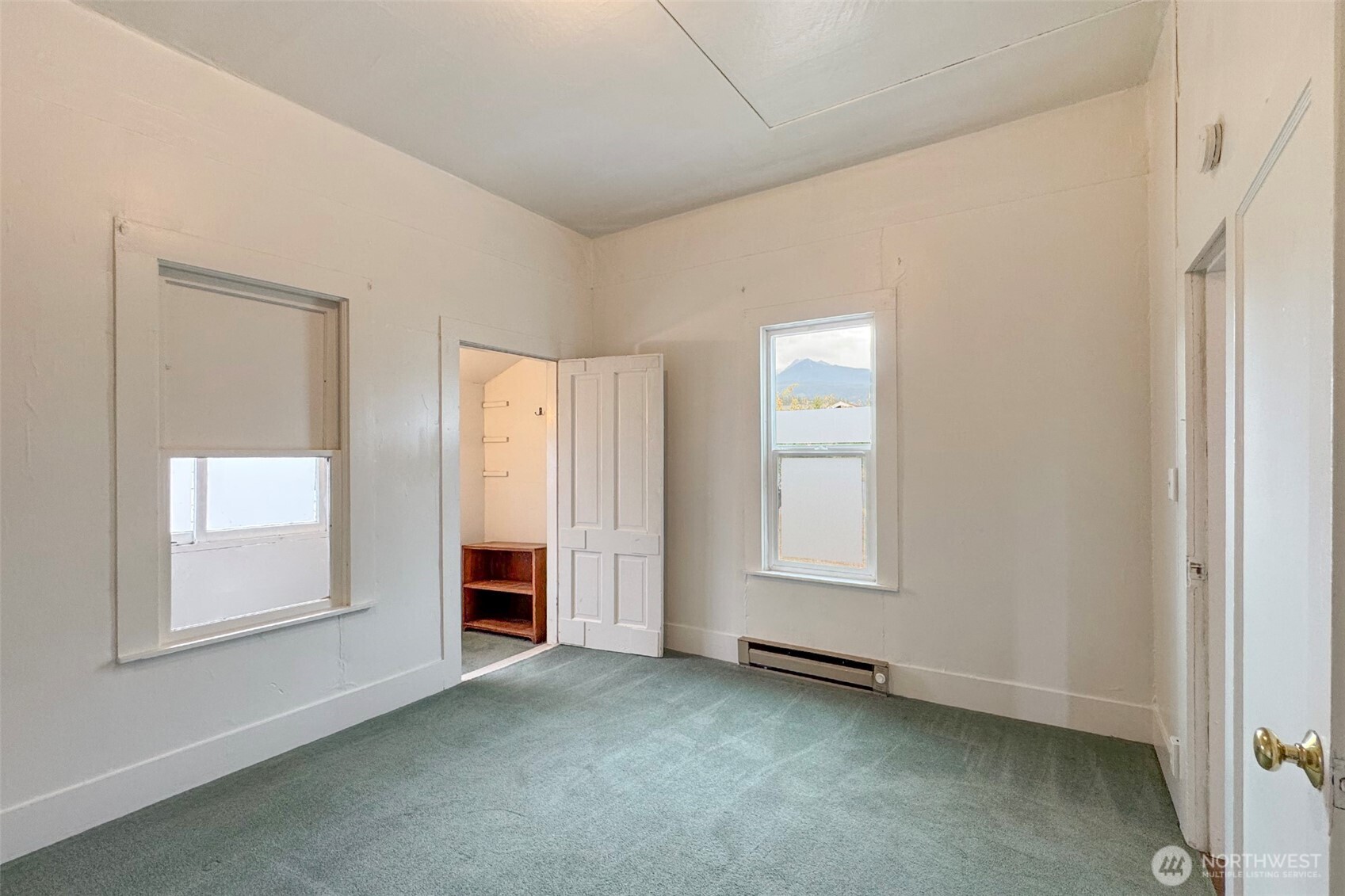 421 E 6th Street Property Photo 27