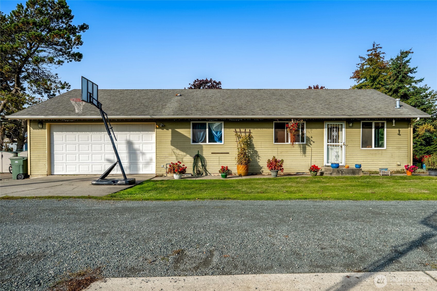 319 6th Street Property Photo 3