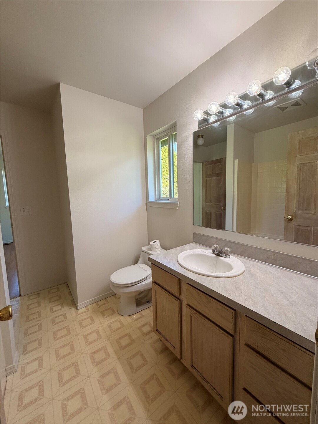 319 6th Street Property Photo 14