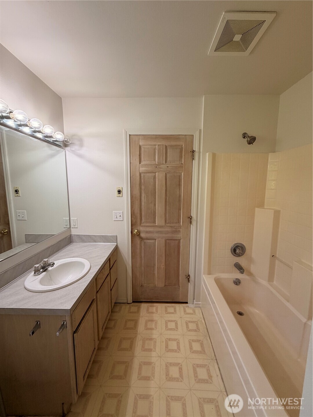 319 6th Street Property Photo 15