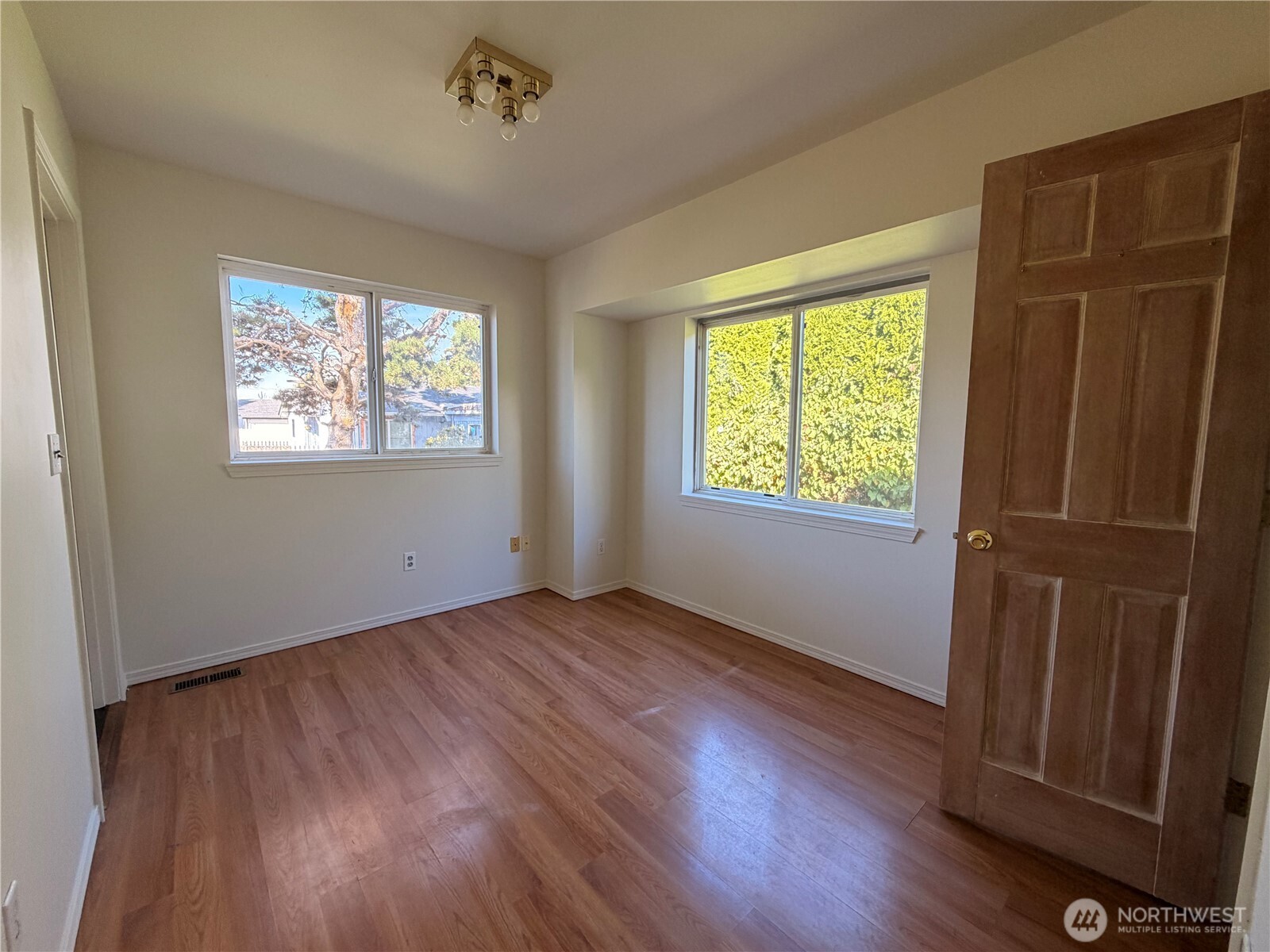 319 6th Street Property Photo 22
