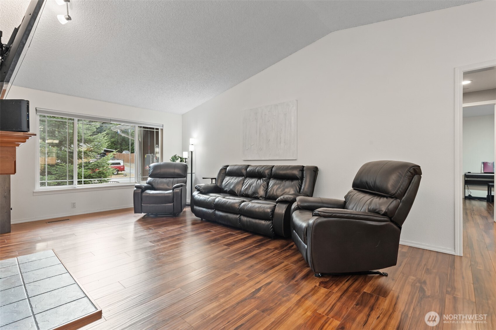 6009 190th Avenue Property Photo 5