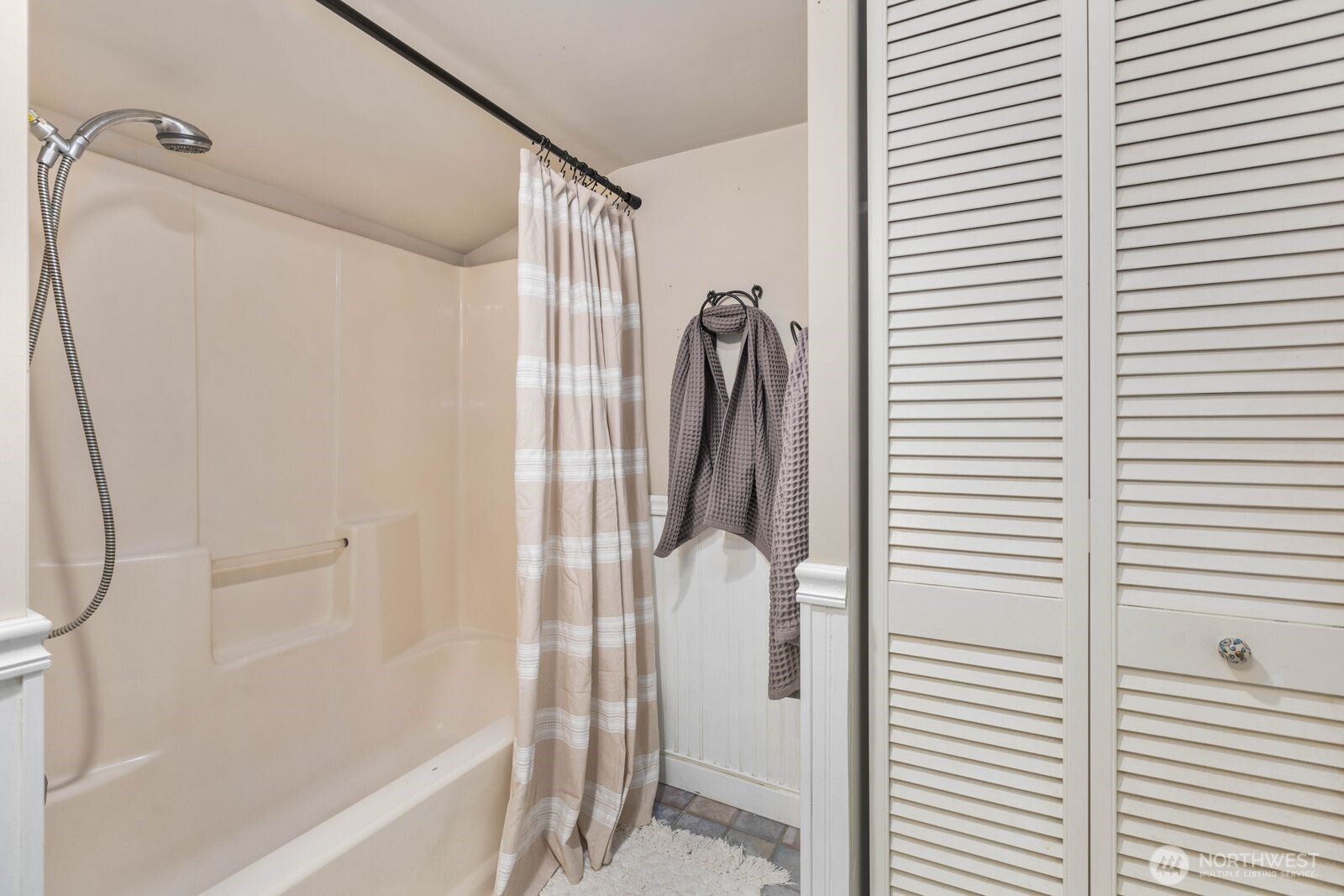 8106 8th Avenue Property Photo 17