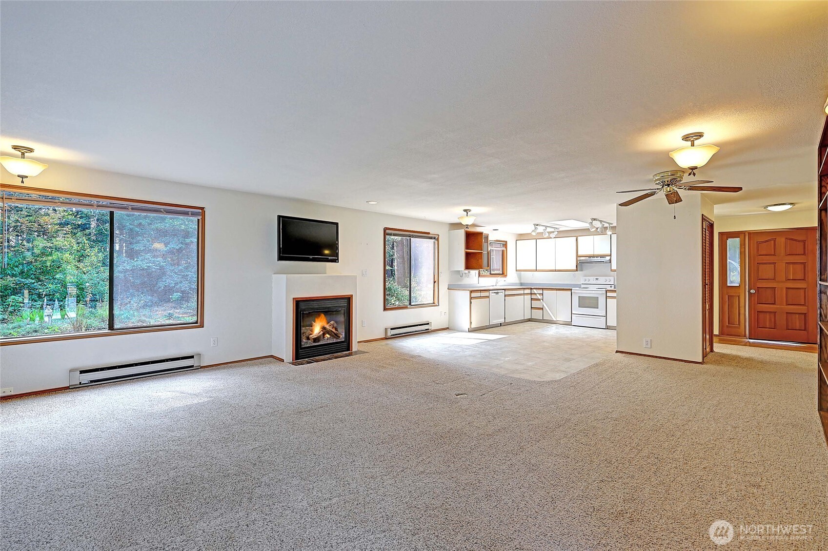 1054 Michael Way Property Photo 13