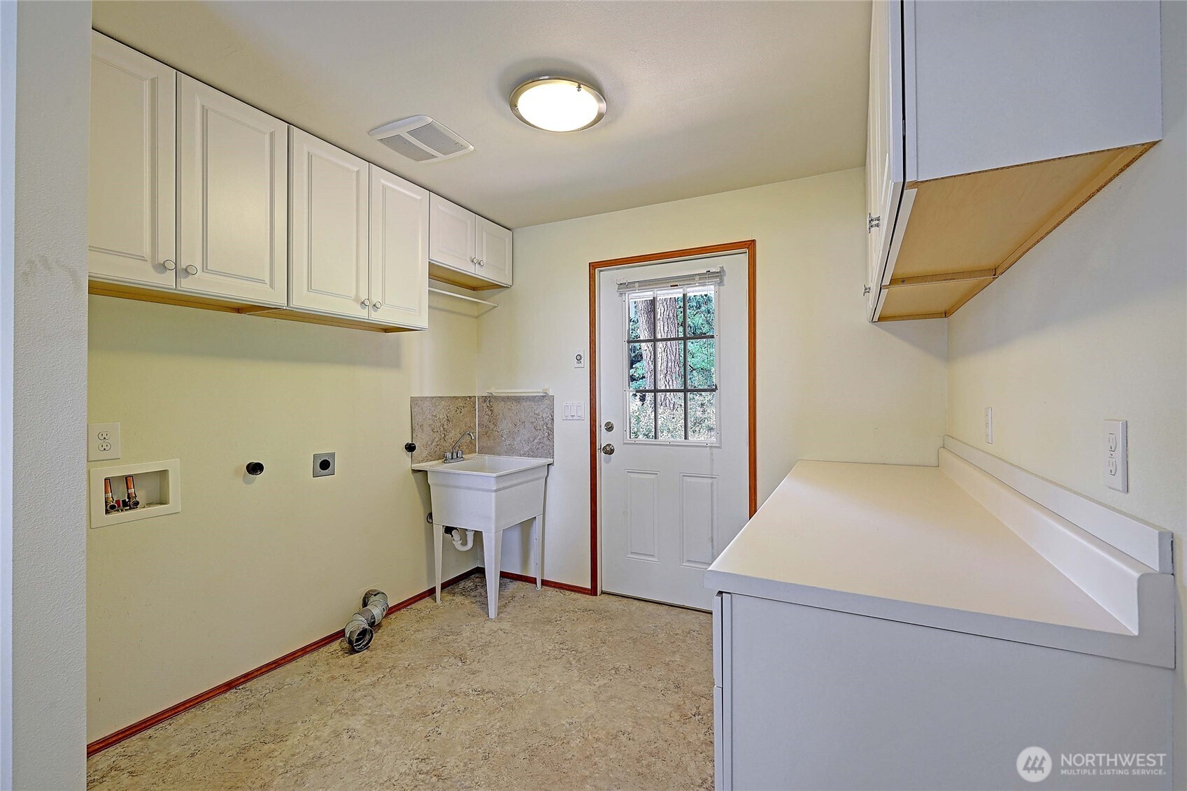 1054 Michael Way Property Photo 25