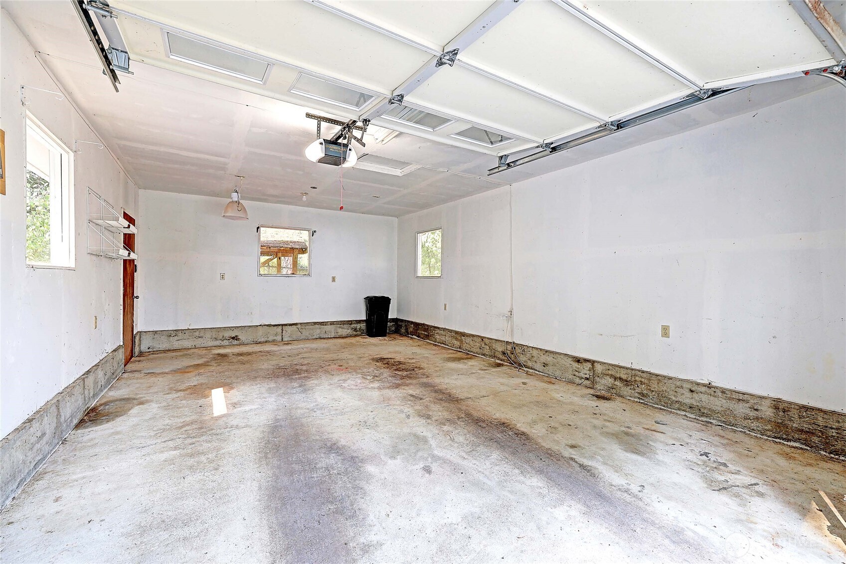 1054 Michael Way Property Photo 29