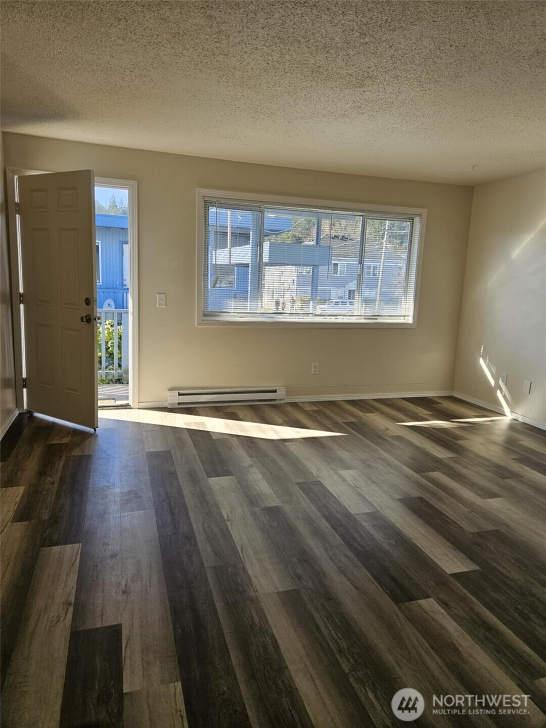 624 W Cedar Street 8 Property Photo 3