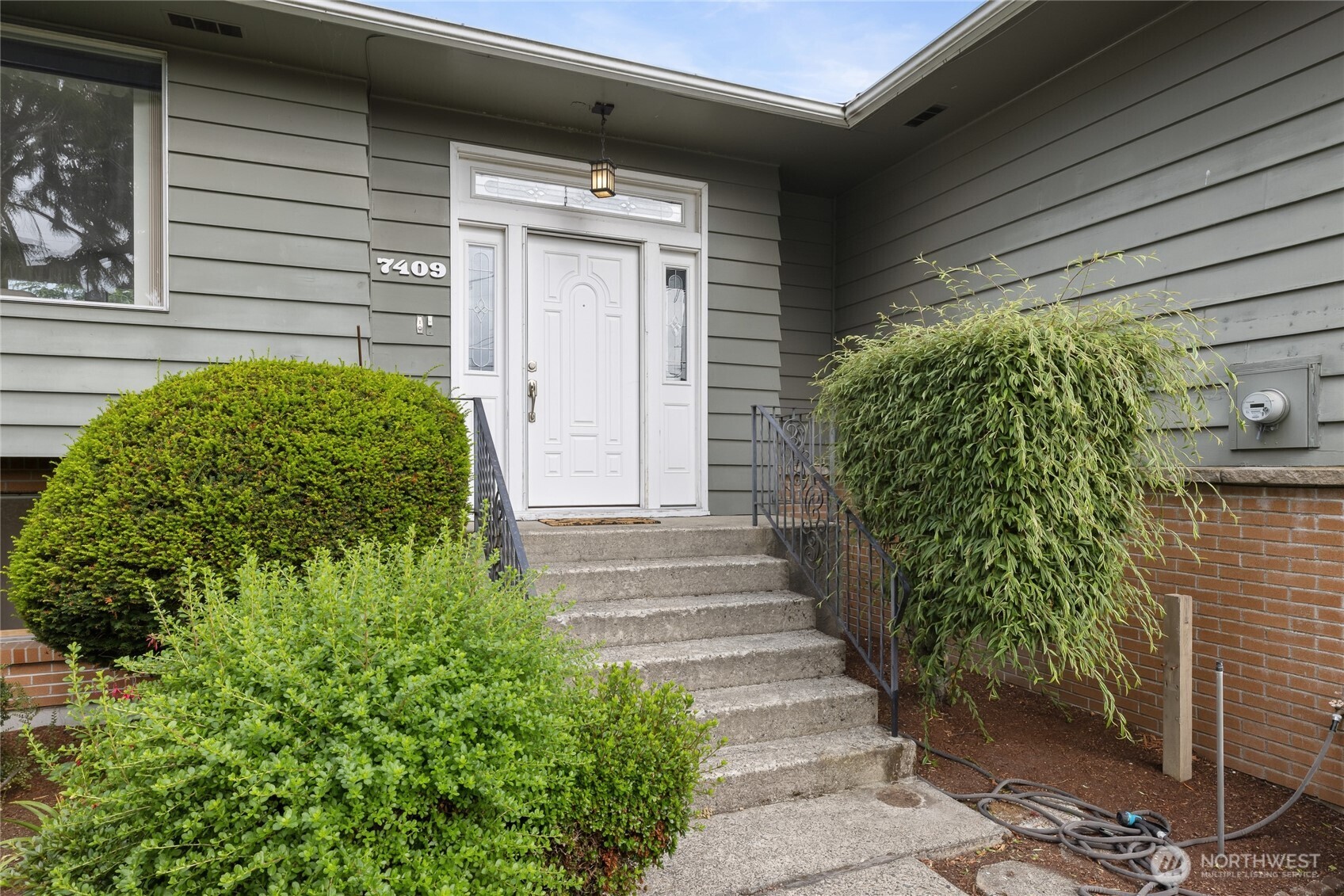 7409 S 15th Street Property Photo 2