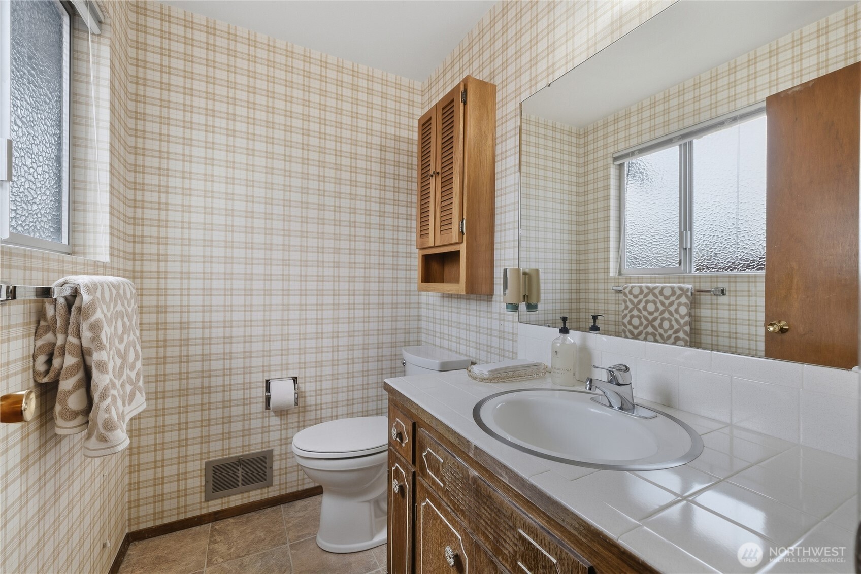 7409 S 15th Street Property Photo 10