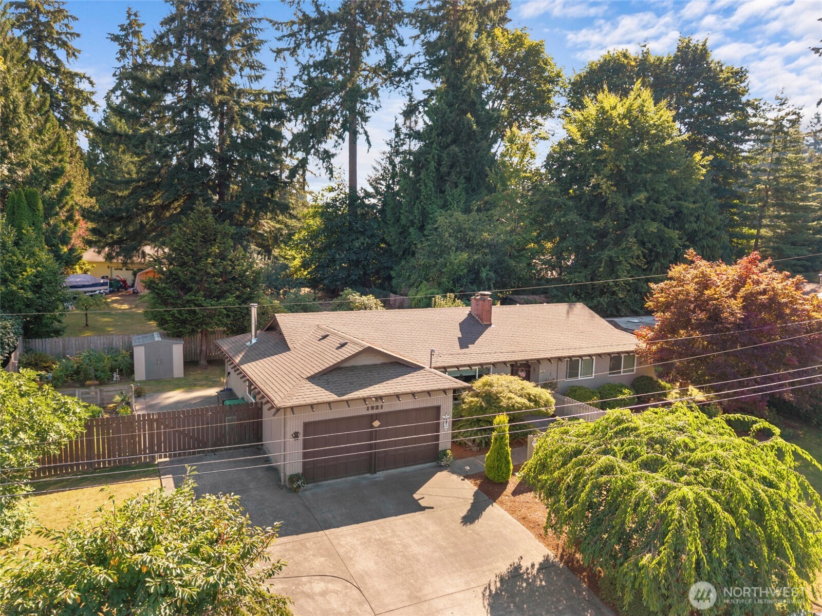 1921 Parkwood Drive Property Photo 2