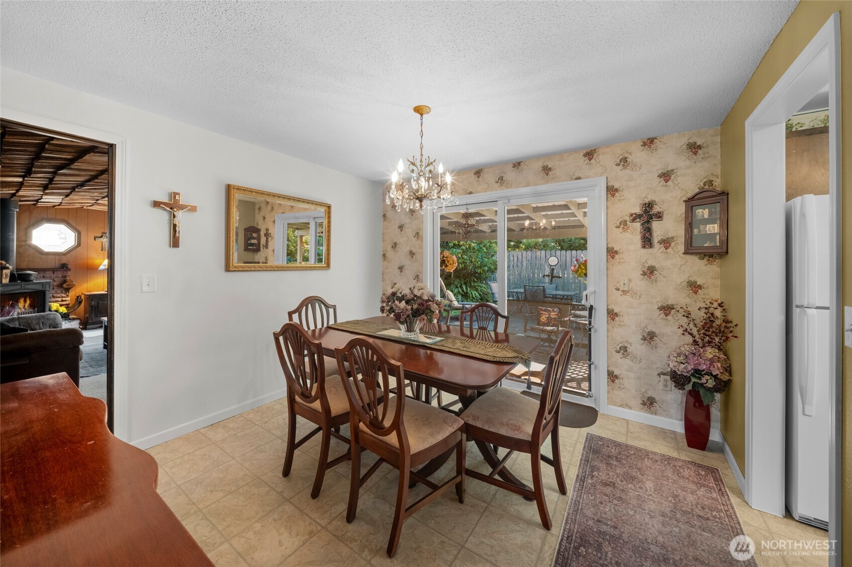 1921 Parkwood Drive Property Photo 8