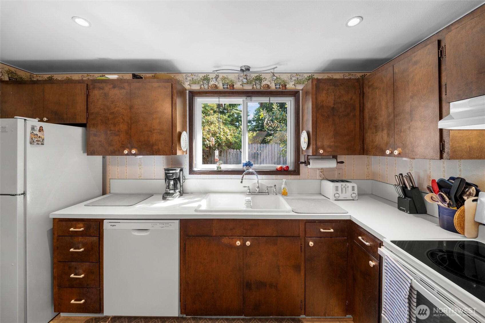 1921 Parkwood Drive Property Photo 11