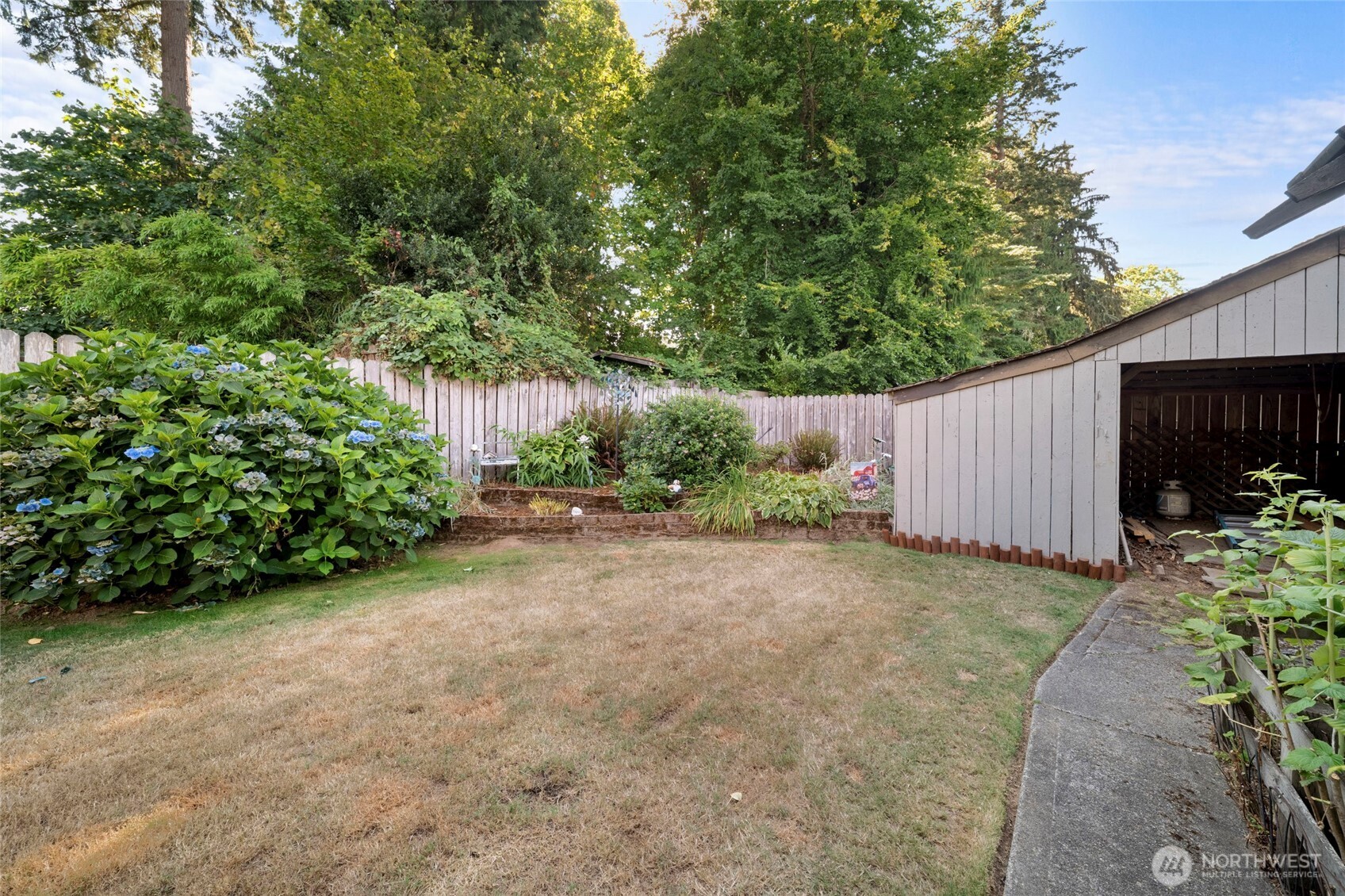 1921 Parkwood Drive Property Photo 24