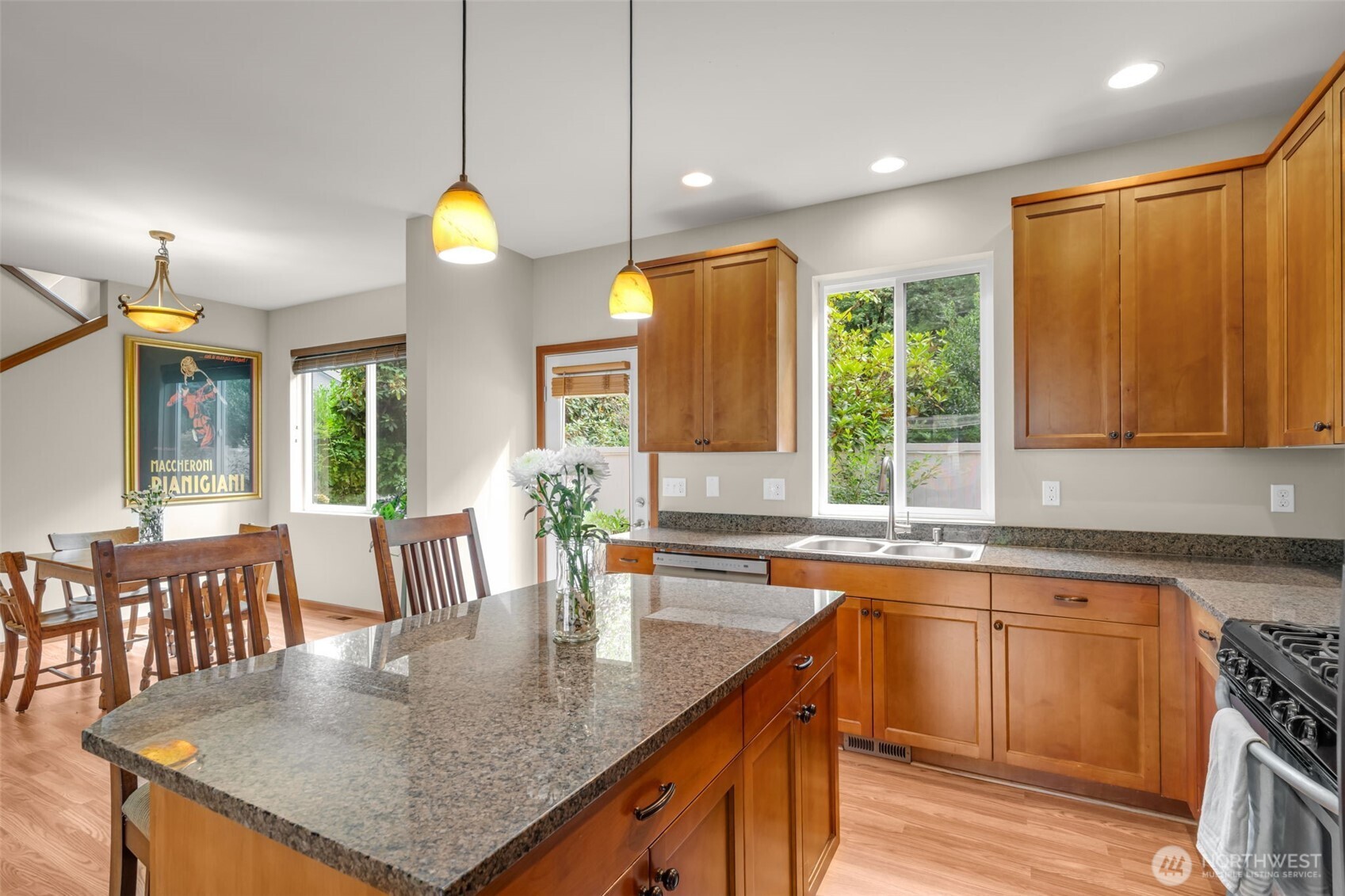 160 6th Avenue Property Photo 4