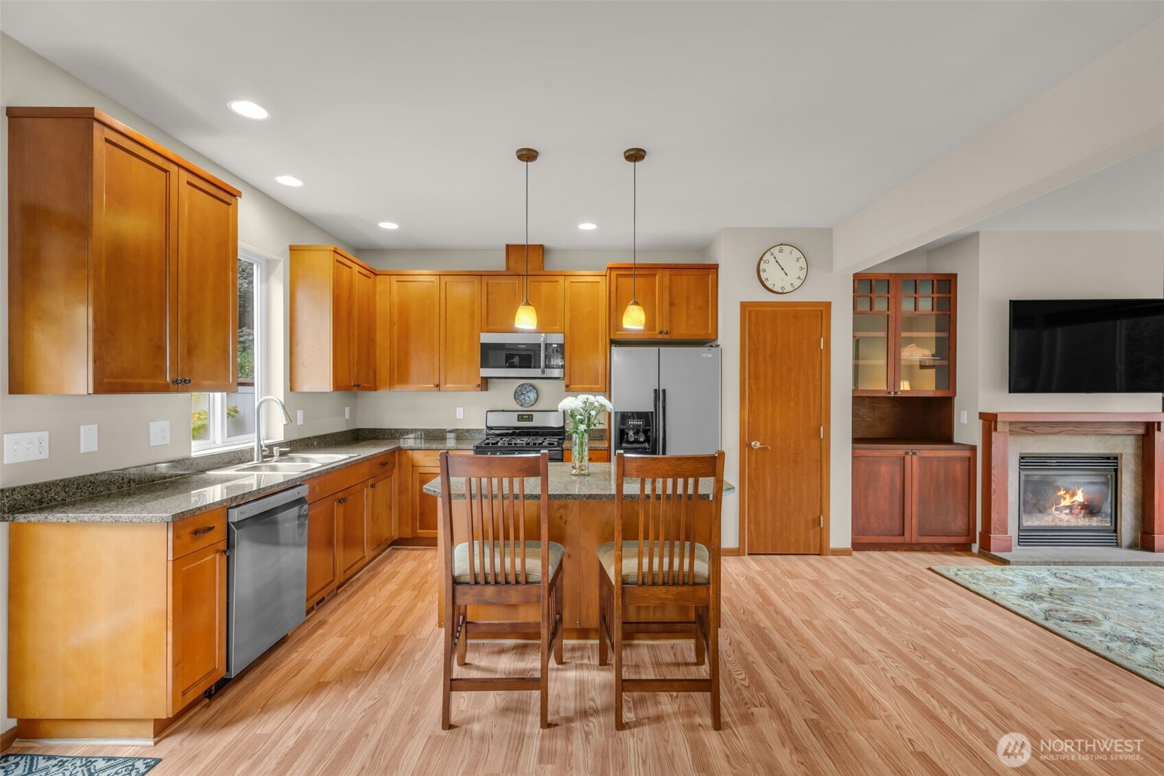 160 6th Avenue Property Photo 7