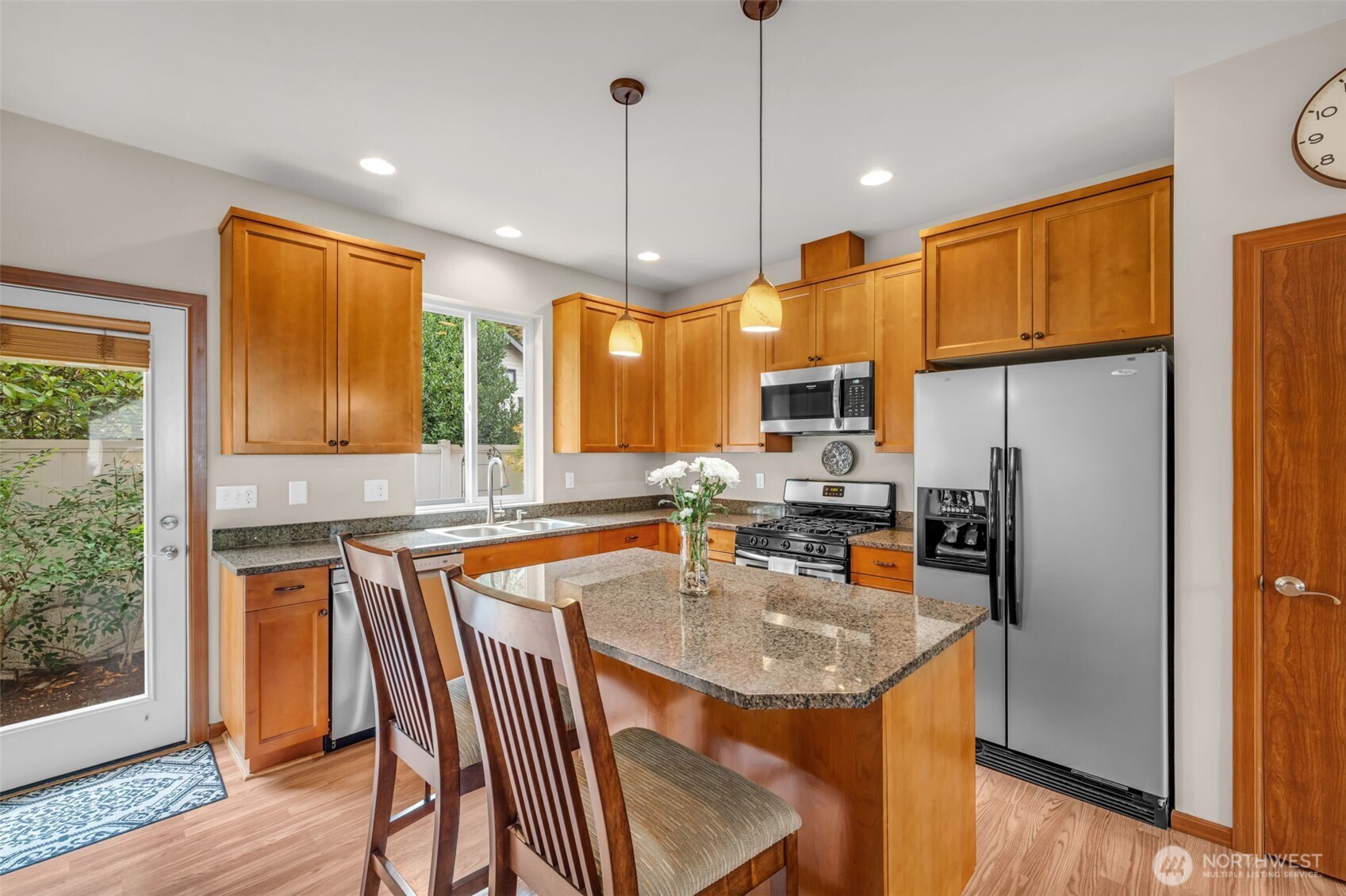 160 6th Avenue Property Photo 8