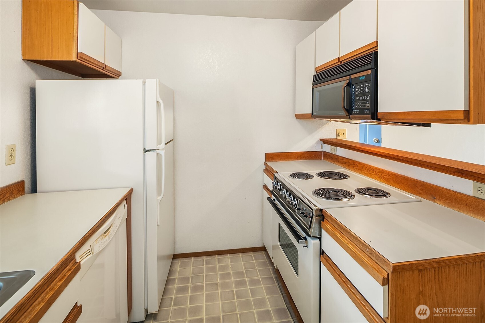 10838 E Riverside Drive C102 Property Photo 5