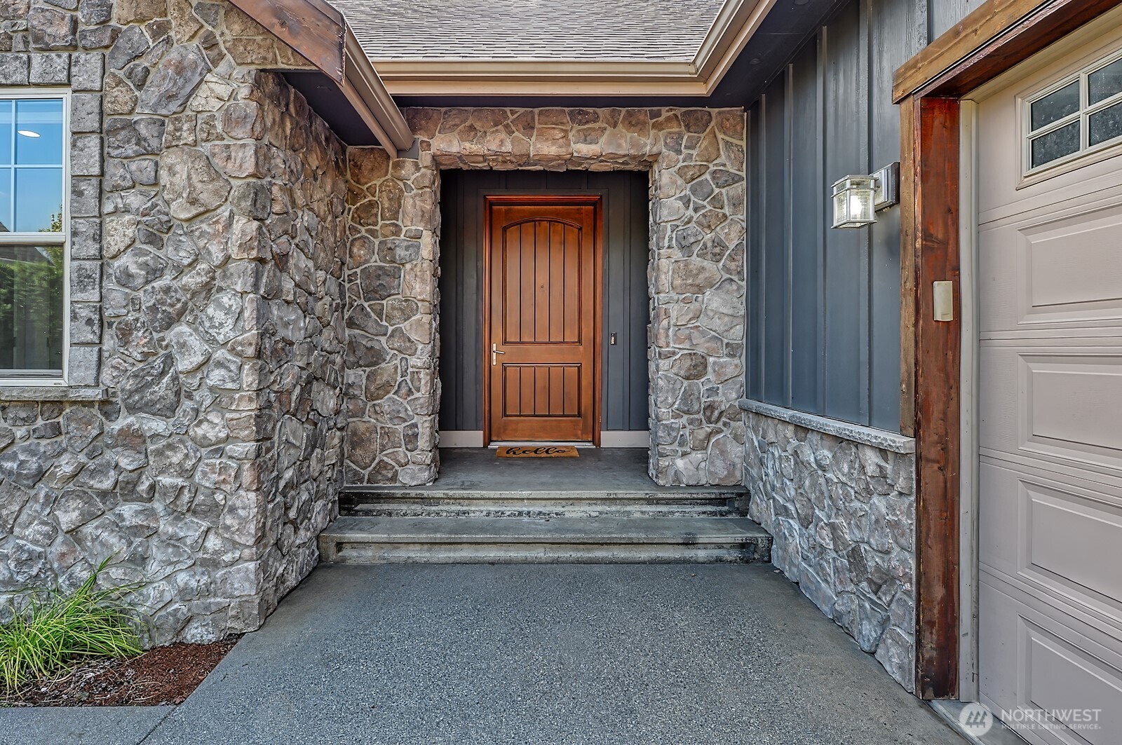 821 Red Maple Loop Property Photo 4