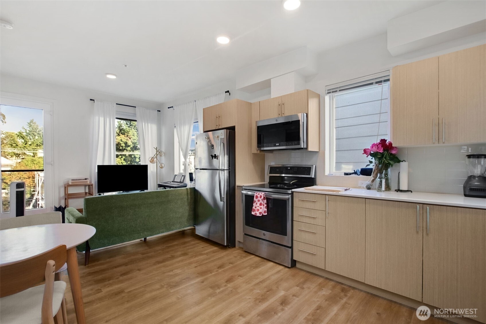 121 12th Avenue 506 Property Photo 4