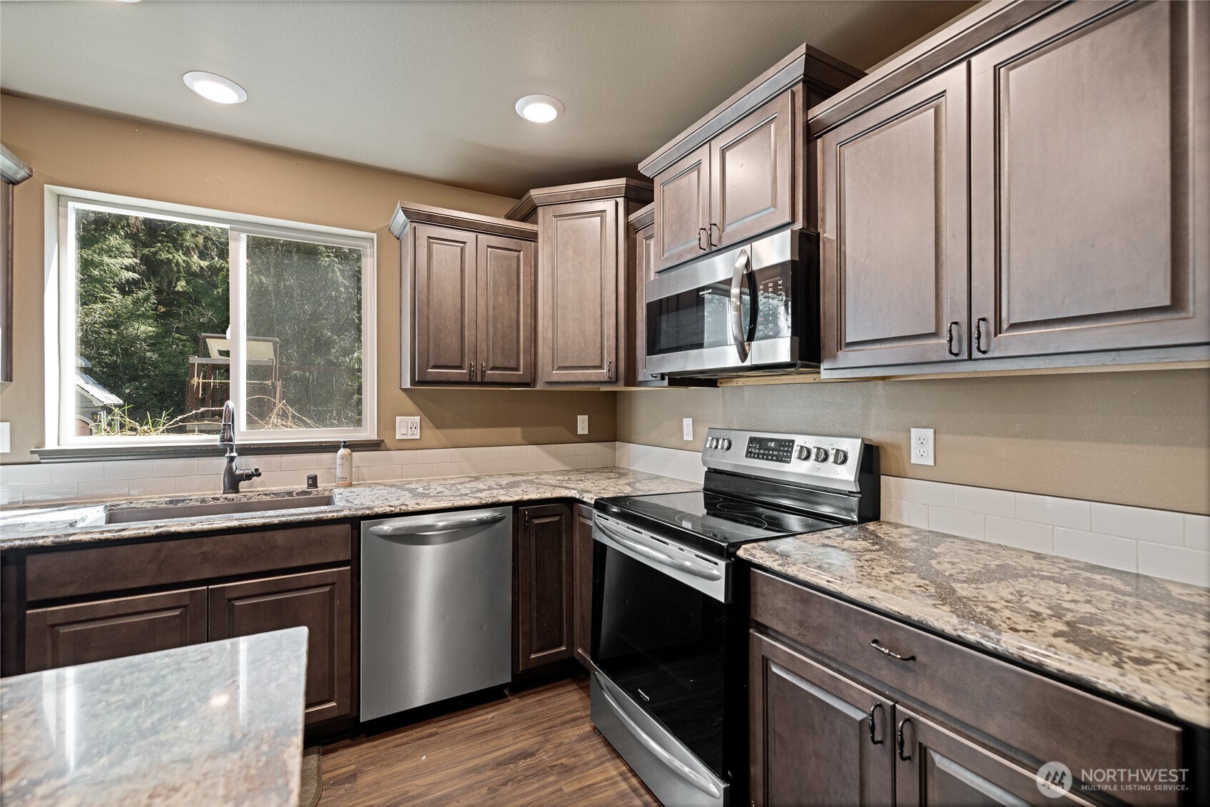 16908 61st Street Property Photo 9