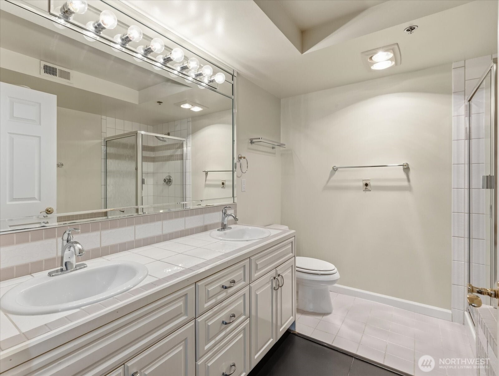 11011 Ne 12th Street 202 Property Photo 14