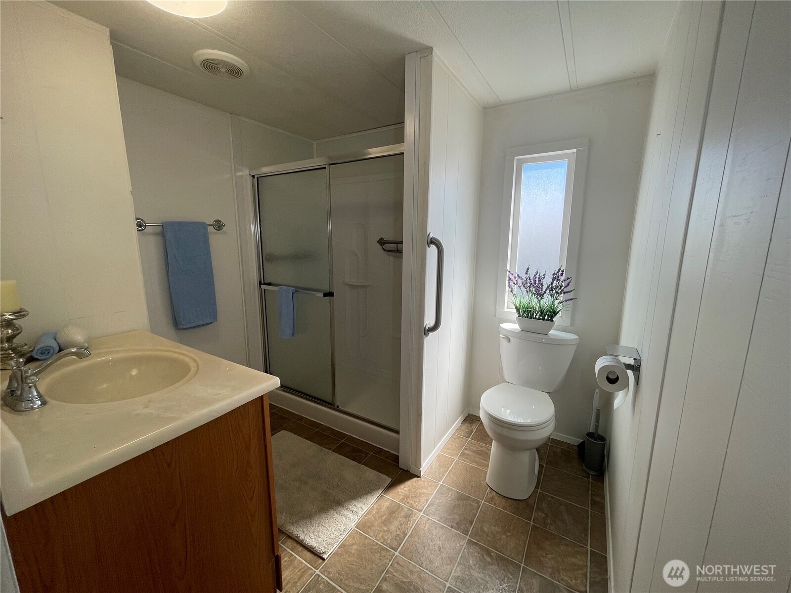 600 Ne Lincoln Drive 8 Property Photo 11