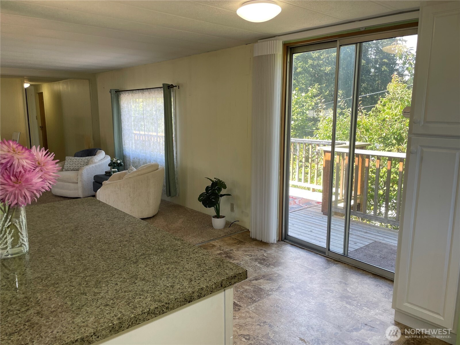 600 Ne Lincoln Drive 8 Property Photo 26