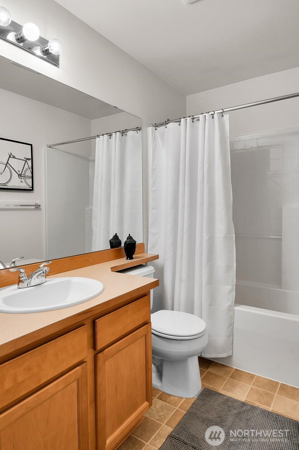 7020 Holly Park Drive W2 Property Photo 10