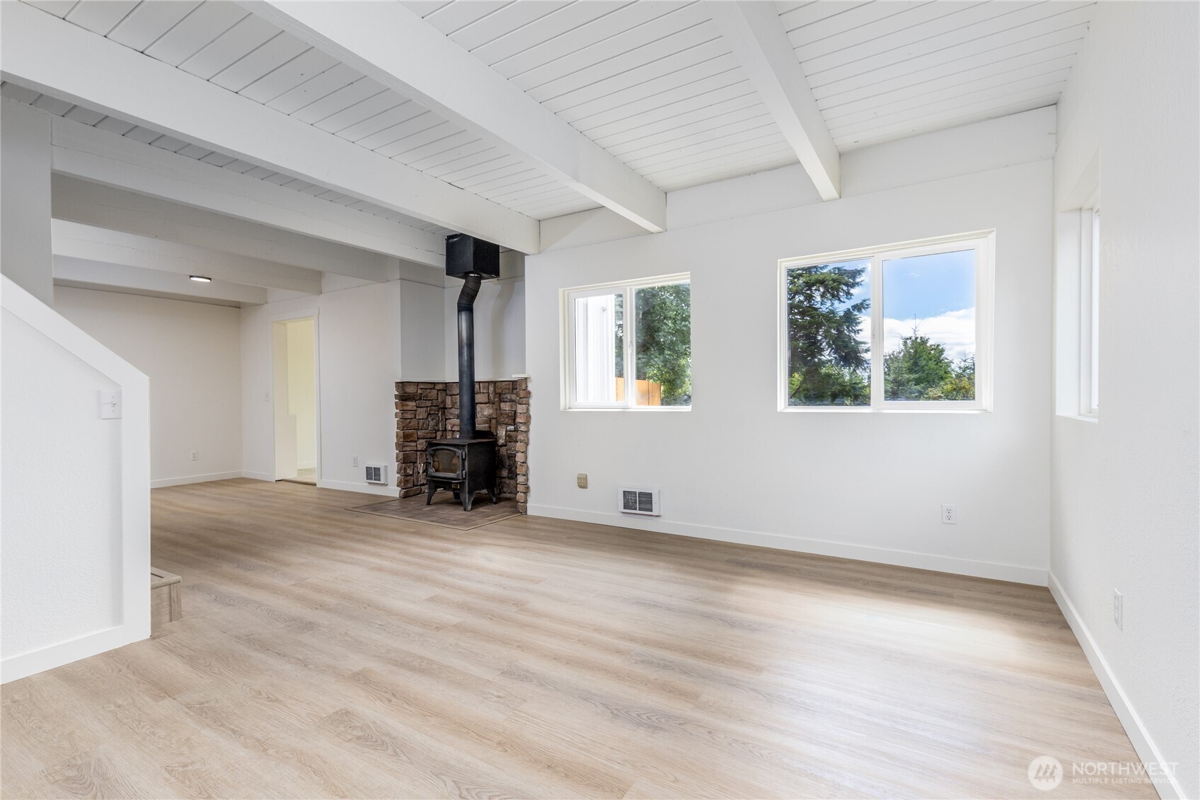 1386 Admirals Drive Property Photo 8