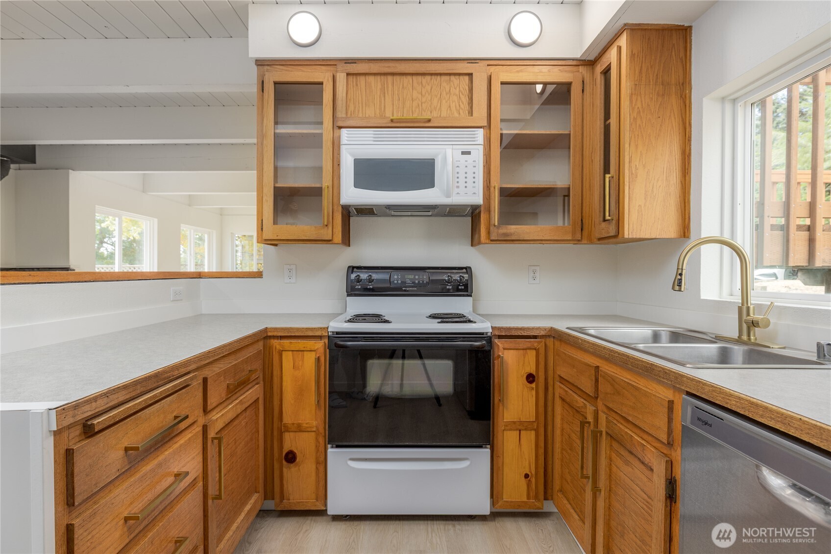 1386 Admirals Drive Property Photo 11