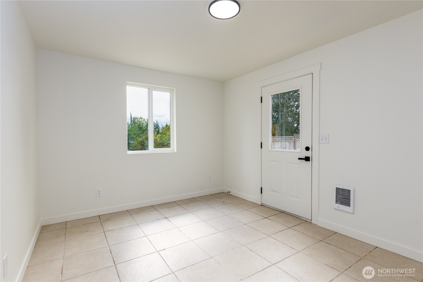 1386 Admirals Drive Property Photo 12