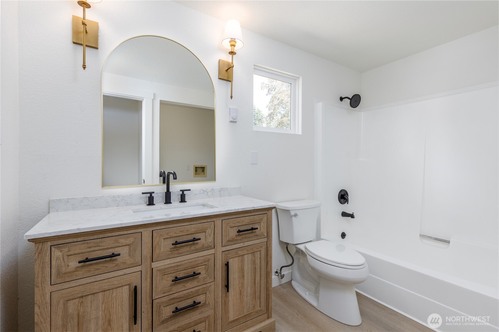 1386 Admirals Drive Property Photo 14